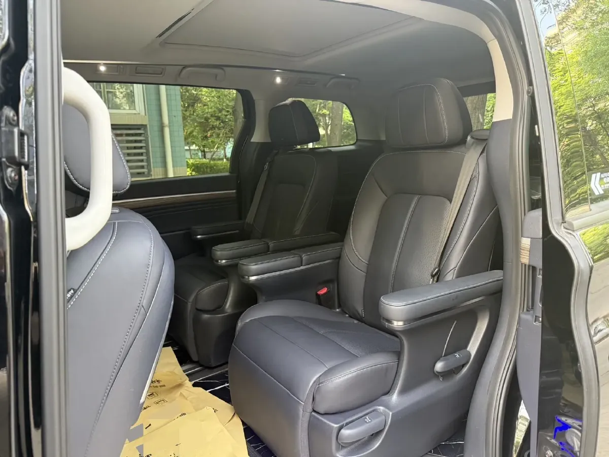 2023 GAC Trumpchi M8 2.0T 252HP L4 8AT,autocango,china used car exporter,china ev exporter,chinese used car exporter,chinese used ev exporter