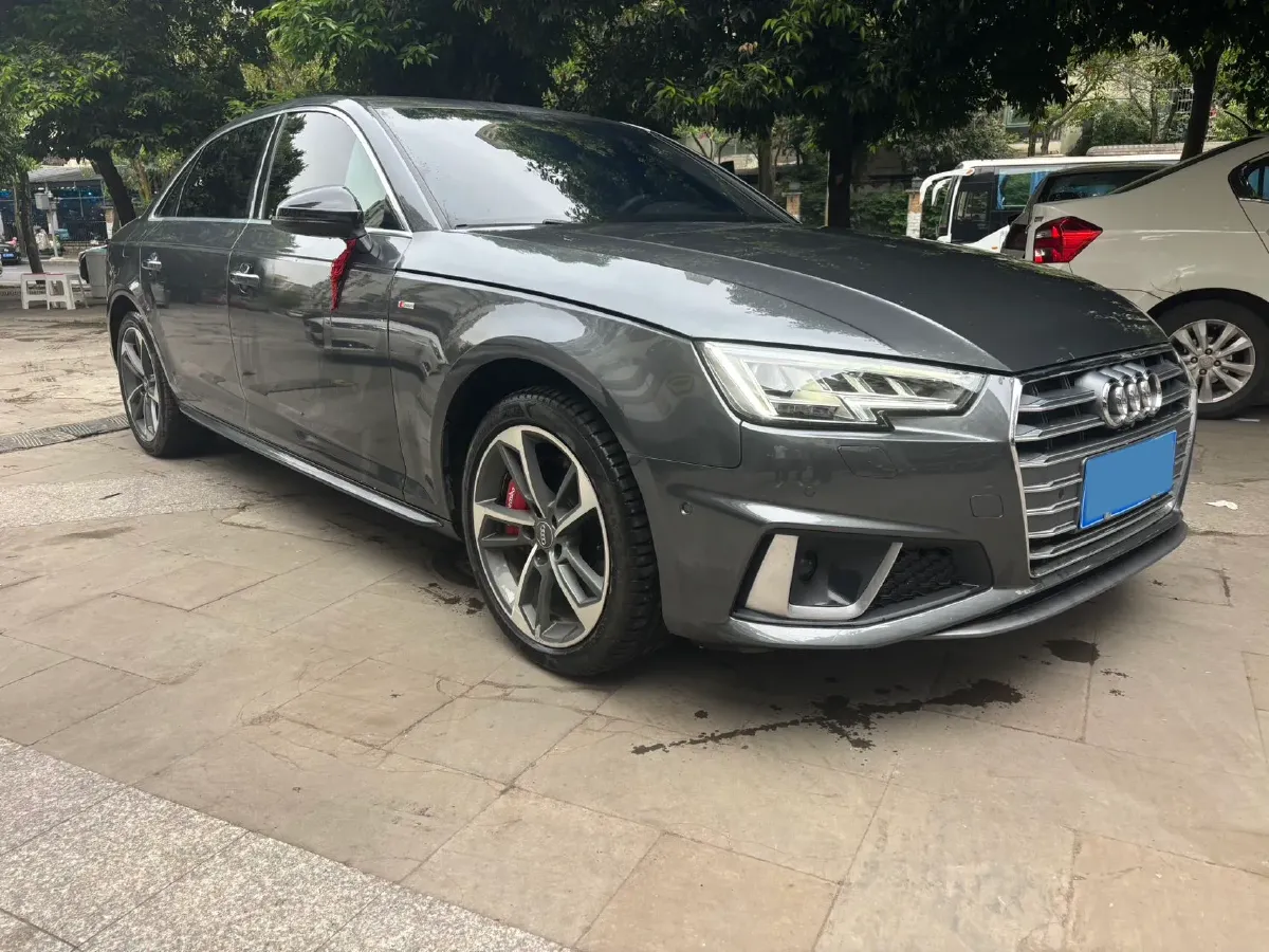 2019 Audi A4L 2.0T 252HP L4 7DCT,autocango,china used car exporter,china ev exporter,chinese used car exporter,chinese used ev exporter
