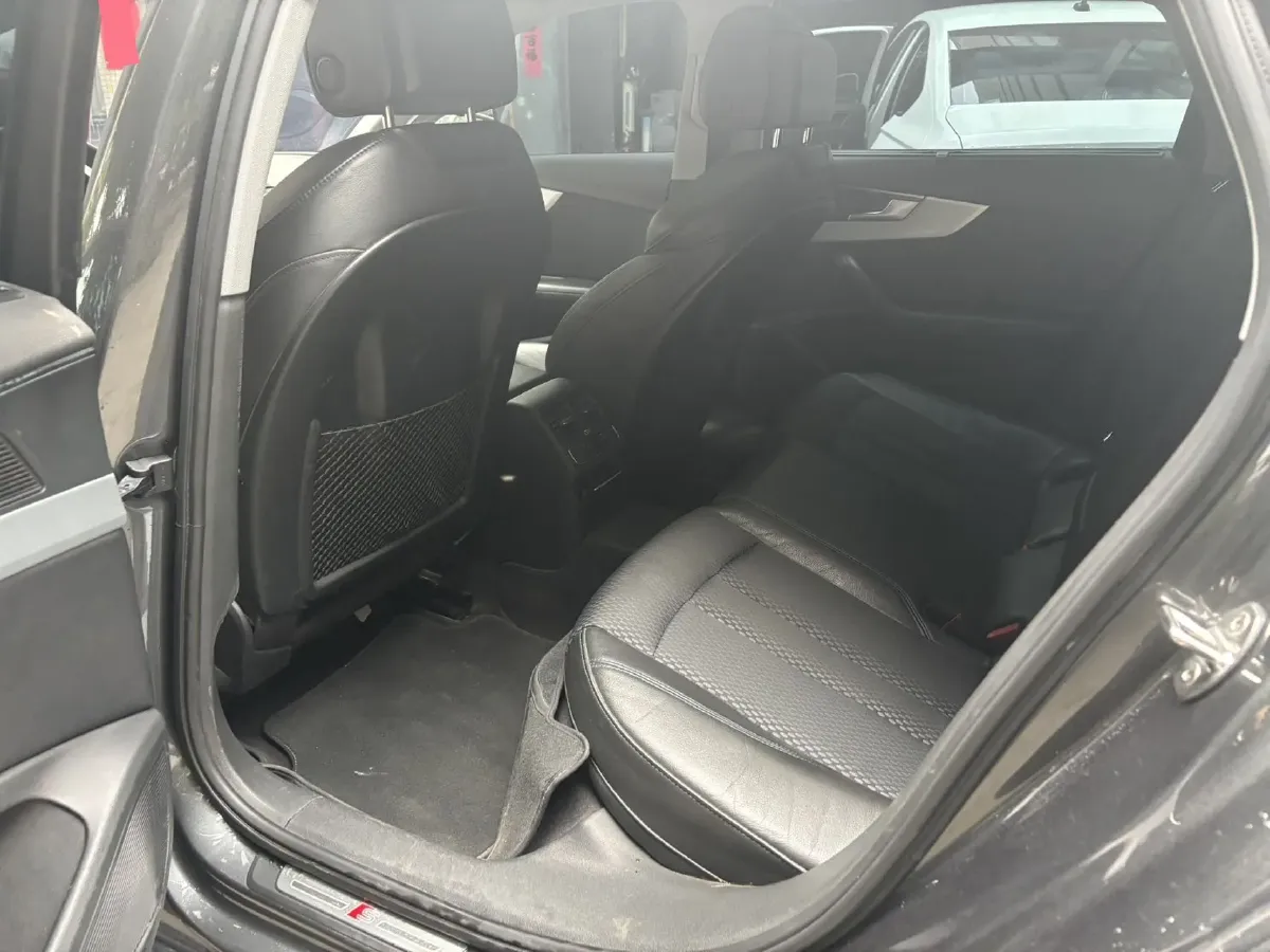 2019 Audi A4L 2.0T 252HP L4 7DCT,autocango,china used car exporter,china ev exporter,chinese used car exporter,chinese used ev exporter