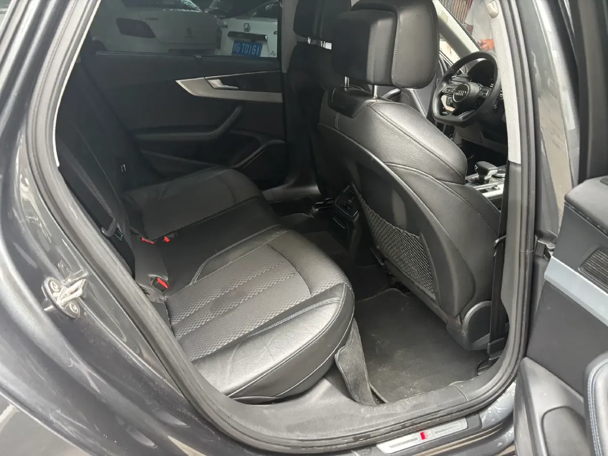 2019 Audi A4L 2.0T 252HP L4 7DCT,autocango,china used car exporter,china ev exporter,chinese used car exporter,chinese used ev exporter