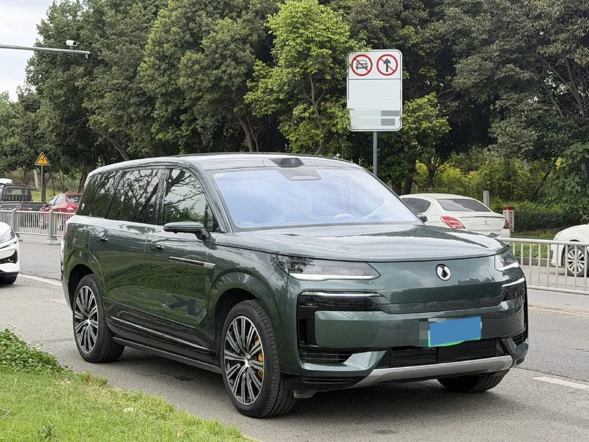 2025 Denza DenzaN9 2.0T 207HP L4 E-CVT PHEV,autocango,china used car exporter,china ev exporter,chinese used car exporter,chinese used ev exporter