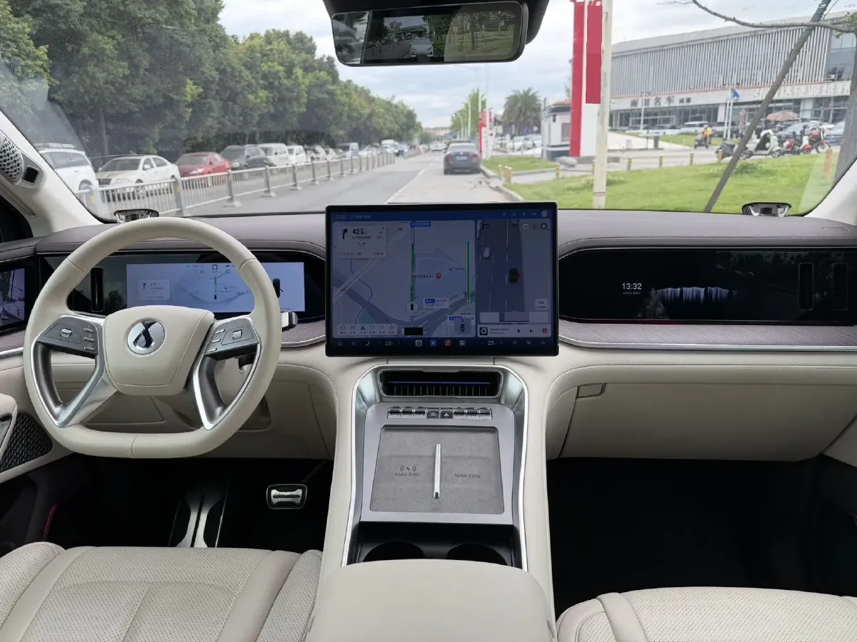 2025 Denza DenzaN9 2.0T 207HP L4 E-CVT PHEV,autocango,china used car exporter,china ev exporter,chinese used car exporter,chinese used ev exporter