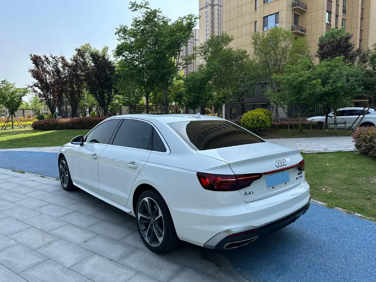 2020 Audi A4L 2.0T 190HP L4 7DCT,autocango,china used car exporter,china ev exporter,chinese used car exporter,chinese used ev exporter