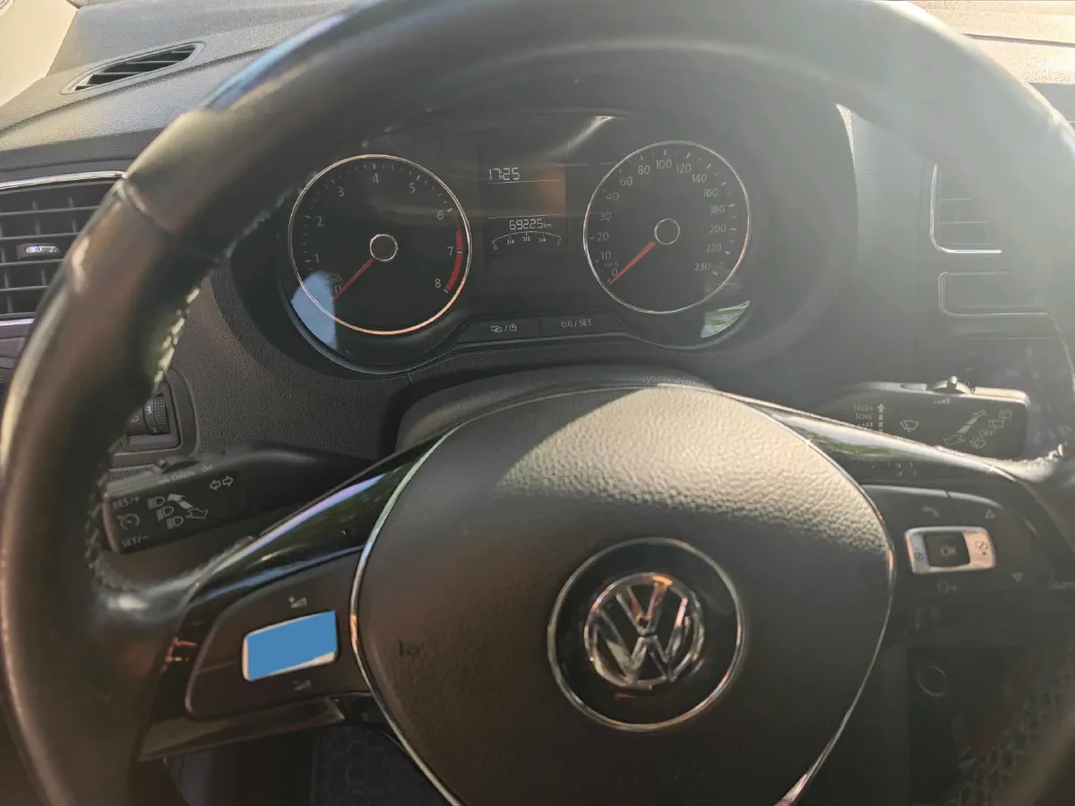 2016 Volkswagen Polo 1.6L 110HP L4 6AT,autocango,china used car exporter,china ev exporter,chinese used car exporter,chinese used ev exporter