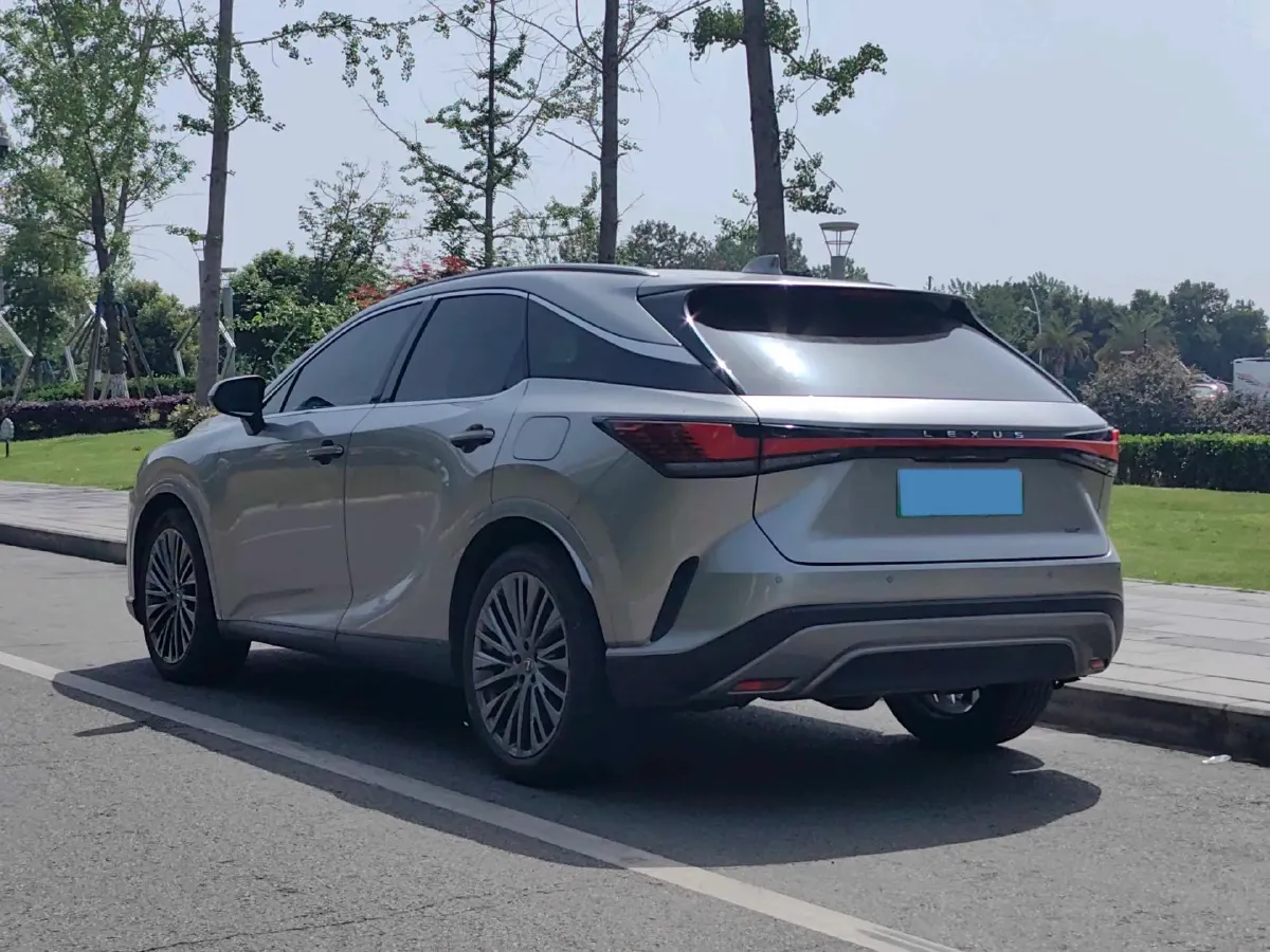2023 Lexus RX 2.5L 185HP L4 E-CVT PHEV 18.1KWH,autocango,china used car exporter,china ev exporter,chinese used car exporter,chinese used ev exporter