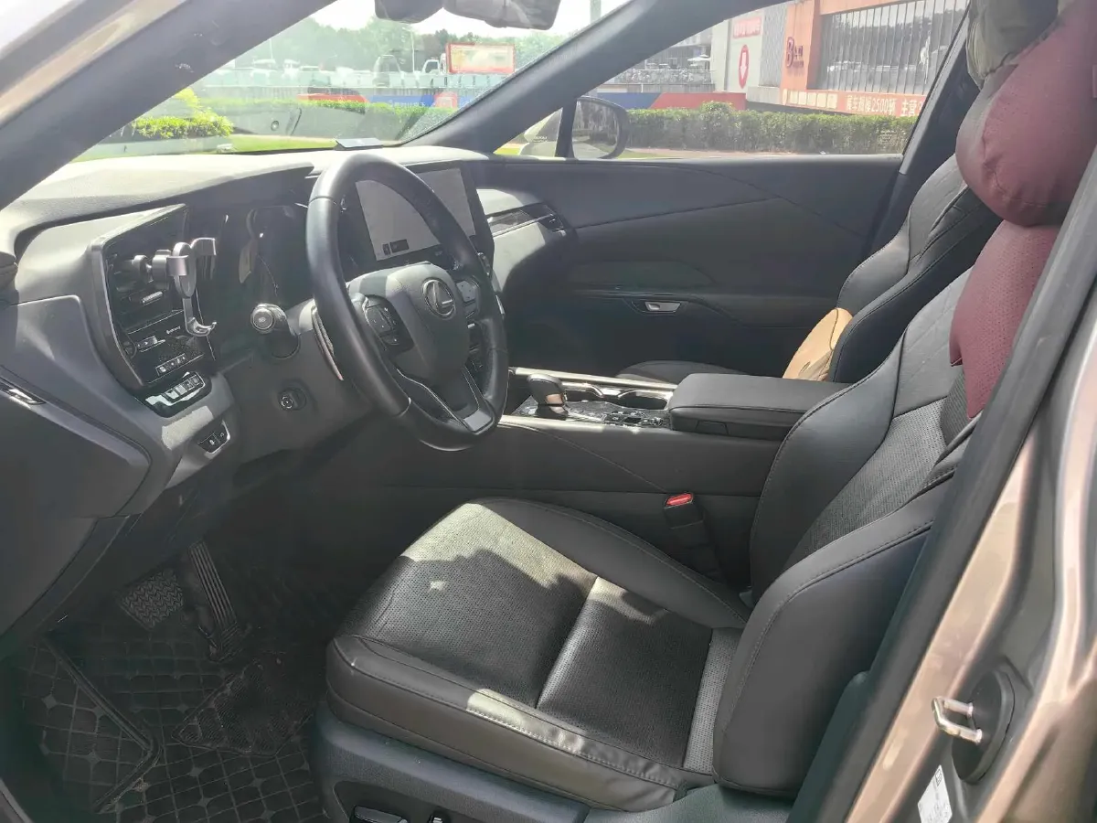 2023 Lexus RX 2.5L 185HP L4 E-CVT PHEV 18.1KWH,autocango,china used car exporter,china ev exporter,chinese used car exporter,chinese used ev exporter