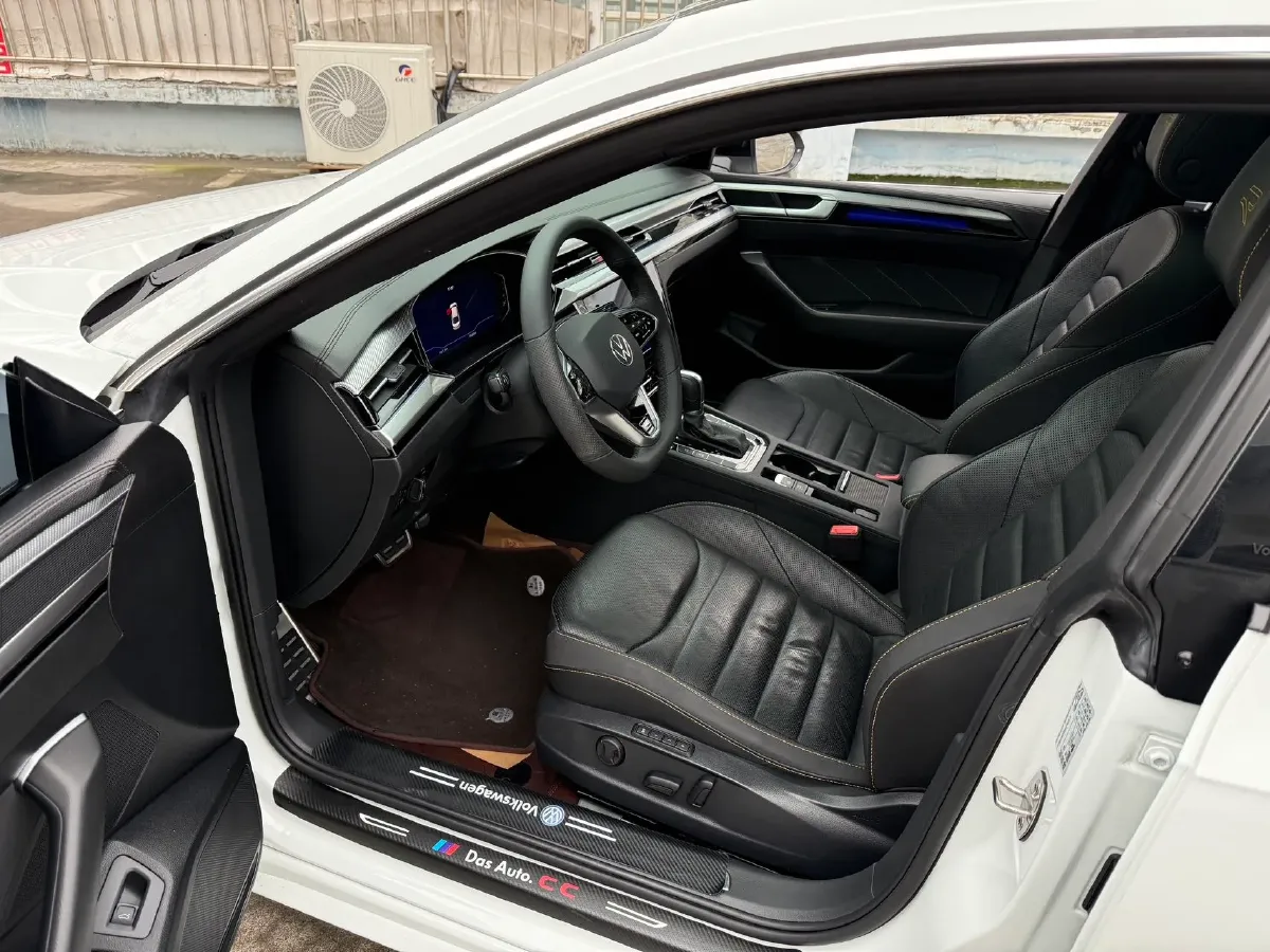 2023 Volkswagen CC 2.0T 220HP L4 7DCT,autocango,china used car exporter,china ev exporter,chinese used car exporter,chinese used ev exporter