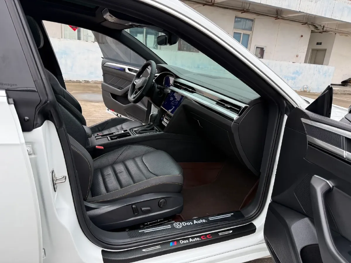 2023 Volkswagen CC 2.0T 220HP L4 7DCT,autocango,china used car exporter,china ev exporter,chinese used car exporter,chinese used ev exporter