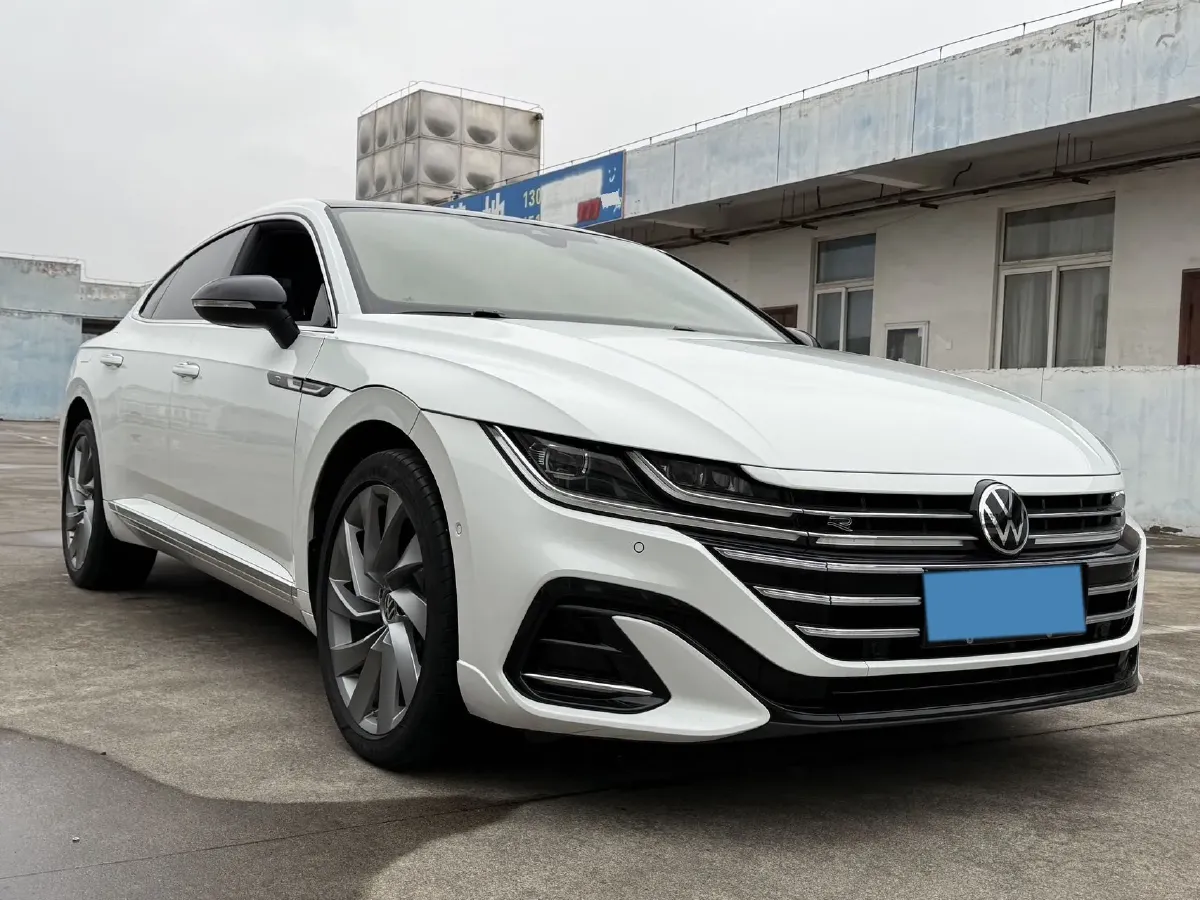 2023 Volkswagen CC 2.0T 220HP L4 7DCT,autocango,china used car exporter,china ev exporter,chinese used car exporter,chinese used ev exporter