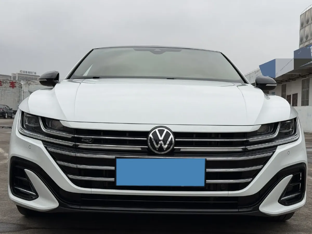 2023 Volkswagen CC 2.0T 220HP L4 7DCT,autocango,china used car exporter,china ev exporter,chinese used car exporter,chinese used ev exporter