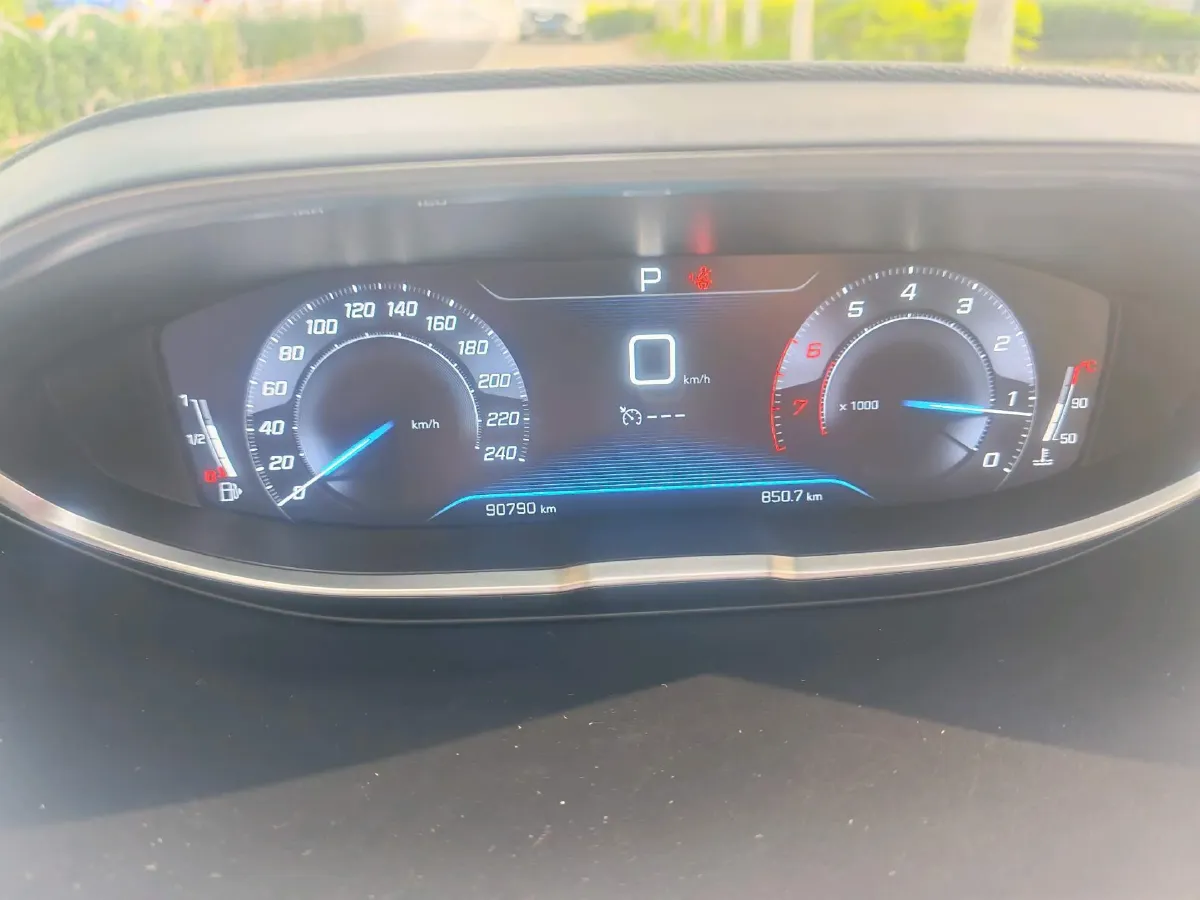 2017 Peugeot 5008 1.6T 167HP L4 6AT,autocango,china used car exporter,china ev exporter,chinese used car exporter,chinese used ev exporter