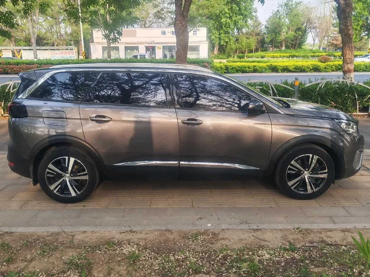 2017 Peugeot 5008 1.6T 167HP L4 6AT,autocango,china used car exporter,china ev exporter,chinese used car exporter,chinese used ev exporter
