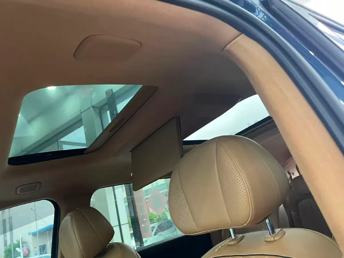 2025 Voyah Dream 1.5T 150HP L4 PHEV 41.7KWH,autocango,china used car exporter,china ev exporter,chinese used car exporter,chinese used ev exporter