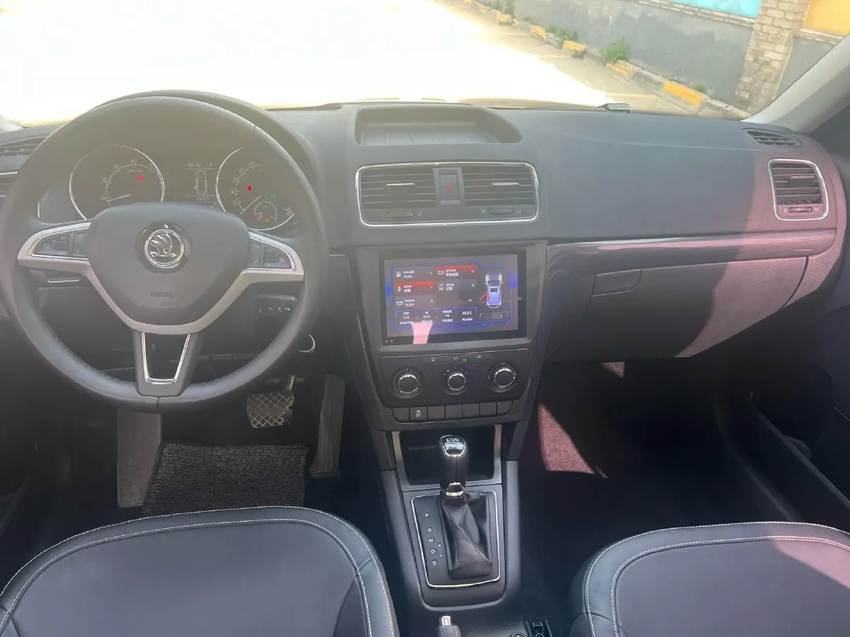 2017 Skoda Yeti 1.4T 150HP L4 7DCT,autocango,china used car exporter,china ev exporter,chinese used car exporter,chinese used ev exporter