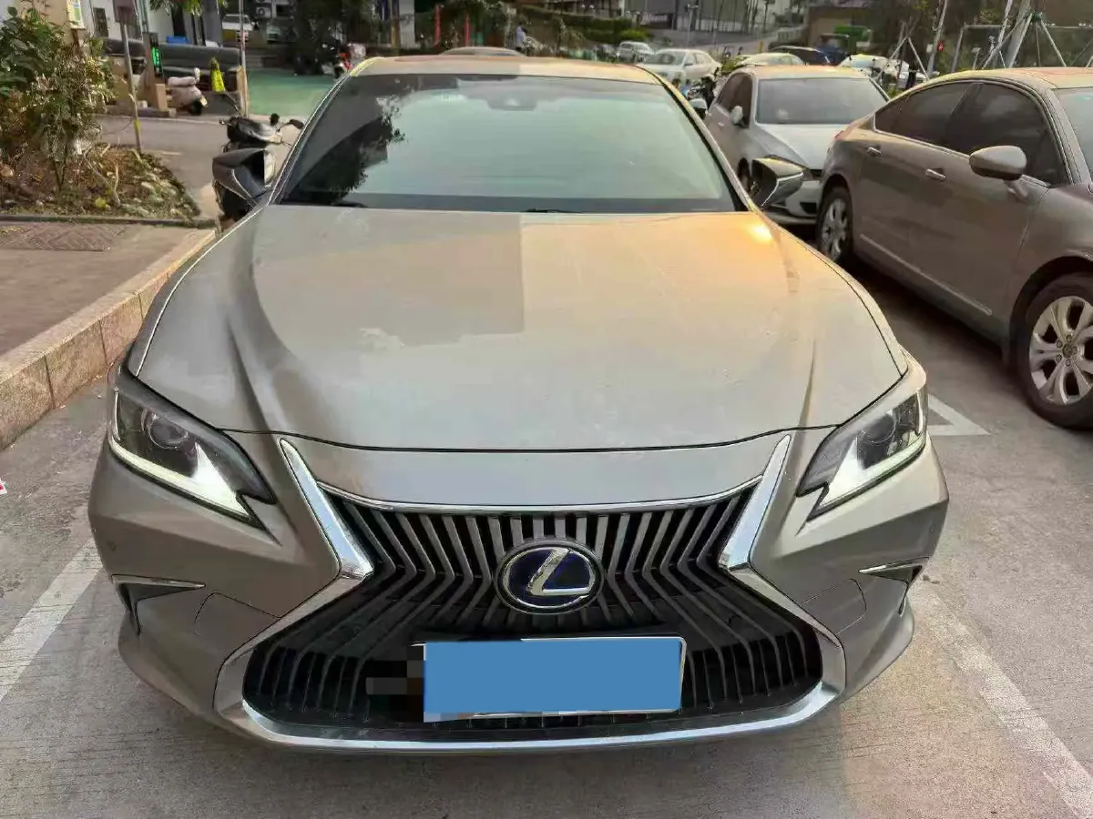 2020 Lexus ES 2.5L 178HP L4 E-CVT Hybrid,autocango,china used car exporter,china ev exporter,chinese used car exporter,chinese used ev exporter