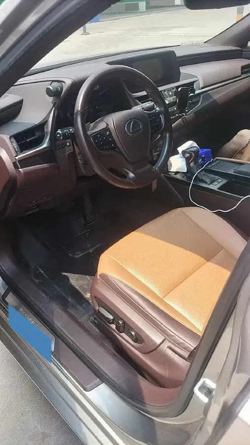 2020 Lexus ES 2.5L 178HP L4 E-CVT Hybrid,autocango,china used car exporter,china ev exporter,chinese used car exporter,chinese used ev exporter