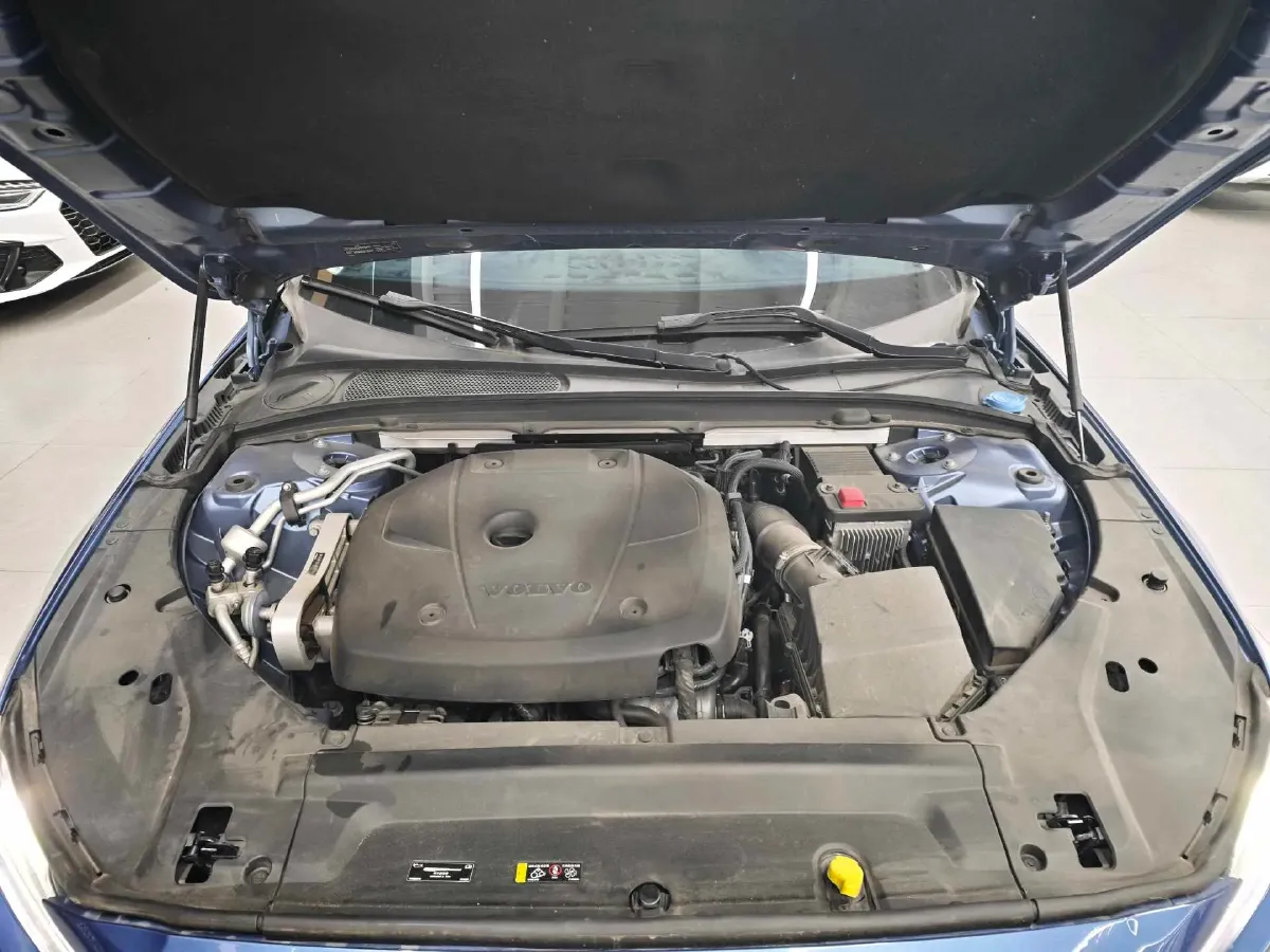 2020 Volvo S90 2.0T 254HP L4 8AT,autocango,china used car exporter,china ev exporter,chinese used car exporter,chinese used ev exporter