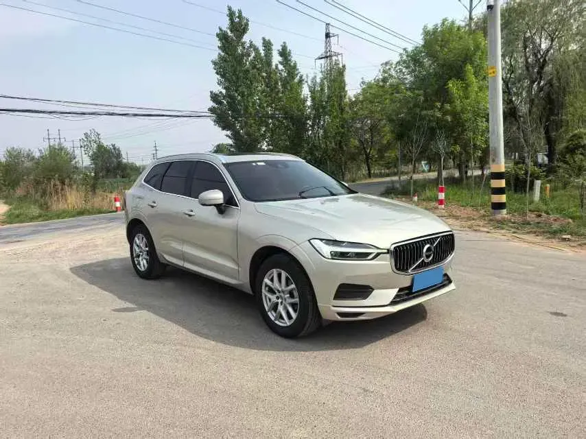 2019 Volvo XC60 2.0T 254HP L4 8AT,autocango,china used car exporter,china ev exporter,chinese used car exporter,chinese used ev exporter