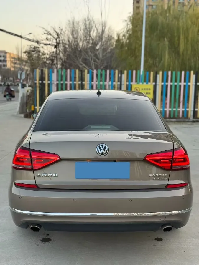 2017 Volkswagen Passat 1.8T 180HP L4 7DCT,autocango,china used car exporter,china ev exporter,chinese used car exporter,chinese used ev exporter