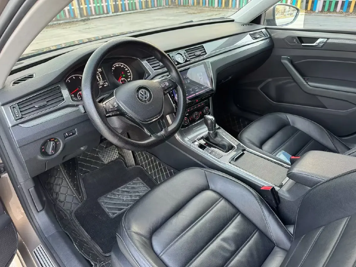 2017 Volkswagen Passat 1.8T 180HP L4 7DCT,autocango,china used car exporter,china ev exporter,chinese used car exporter,chinese used ev exporter