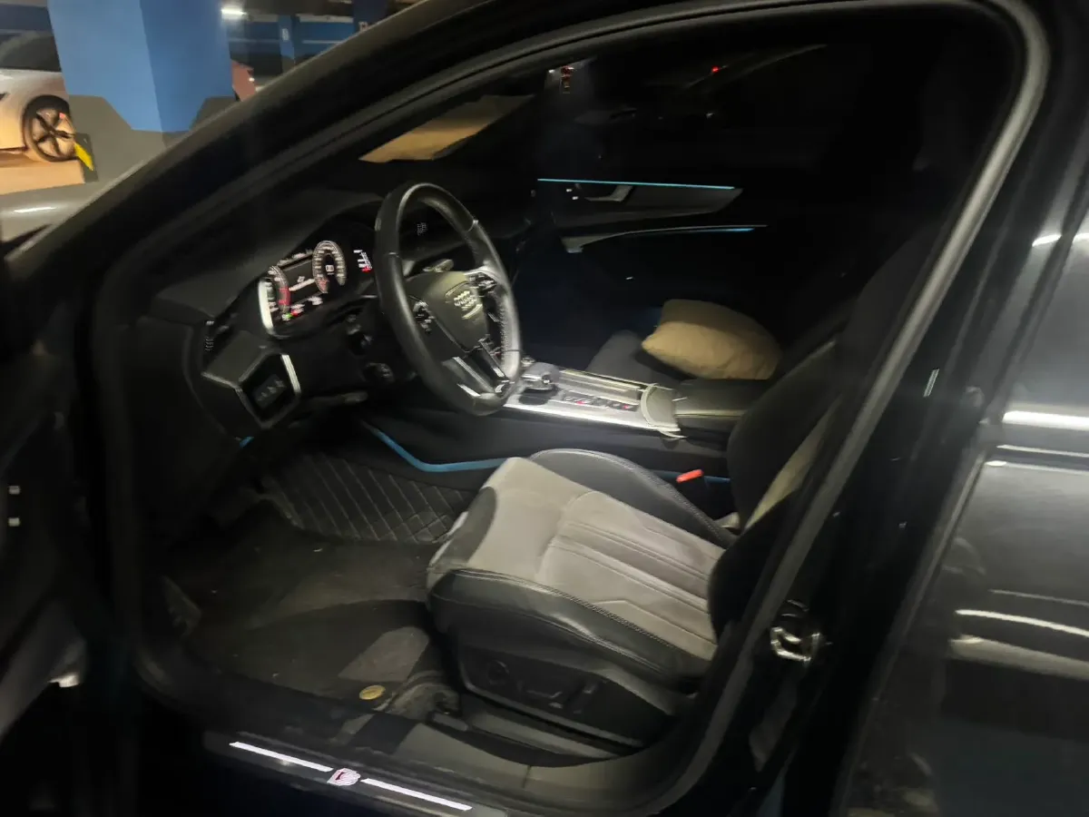 2021 Audi A6L 2.0T 190HP L4 7DCT,autocango,china used car exporter,china ev exporter,chinese used car exporter,chinese used ev exporter