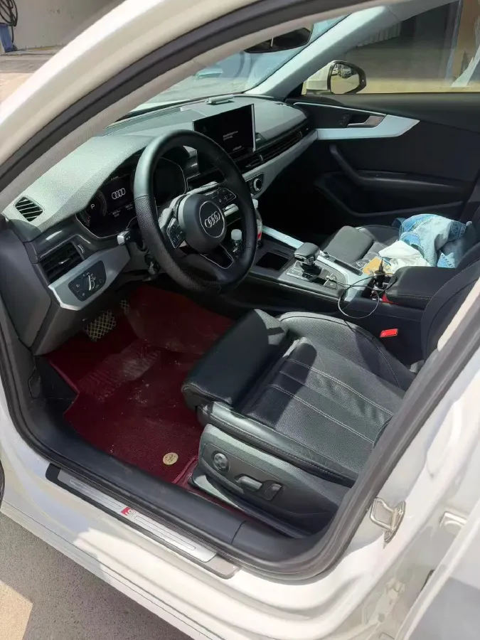 2022 Audi A4L 2.0T 190HP L4 7DCT,autocango,china used car exporter,china ev exporter,chinese used car exporter,chinese used ev exporter