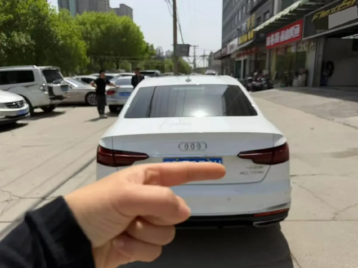 2022 Audi A4L 2.0T 190HP L4 7DCT,autocango,china used car exporter,china ev exporter,chinese used car exporter,chinese used ev exporter