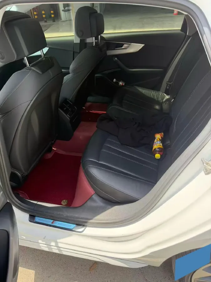 2022 Audi A4L 2.0T 190HP L4 7DCT,autocango,china used car exporter,china ev exporter,chinese used car exporter,chinese used ev exporter