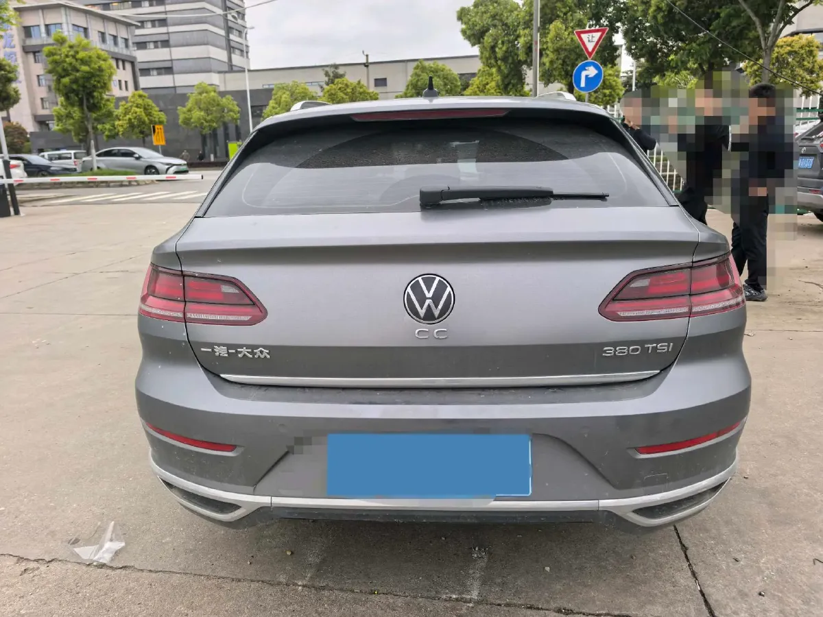 2023 Volkswagen CC 2.0T 220HP L4 7DCT,autocango,china used car exporter,china ev exporter,chinese used car exporter,chinese used ev exporter