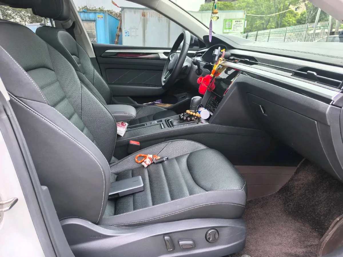 2023 Volkswagen CC 2.0T 220HP L4 7DCT,autocango,china used car exporter,china ev exporter,chinese used car exporter,chinese used ev exporter