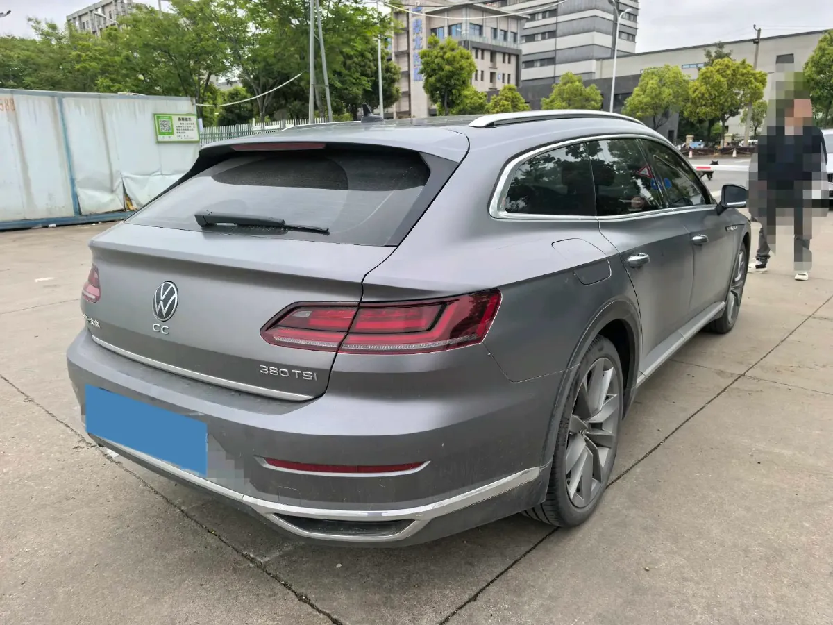 2023 Volkswagen CC 2.0T 220HP L4 7DCT,autocango,china used car exporter,china ev exporter,chinese used car exporter,chinese used ev exporter