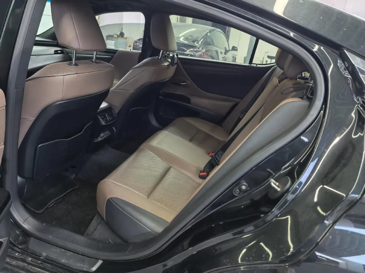 2024 Lexus ES 2.0L 173HP L4 CVT,autocango,china used car exporter,china ev exporter,chinese used car exporter,chinese used ev exporter