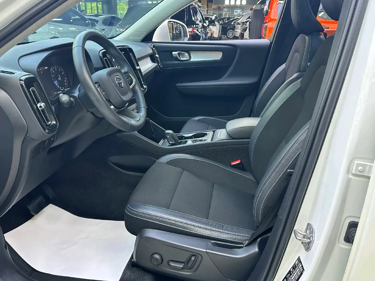 2020 Volvo XC40 1.5T 163HP L3 8AT,autocango,china used car exporter,china ev exporter,chinese used car exporter,chinese used ev exporter