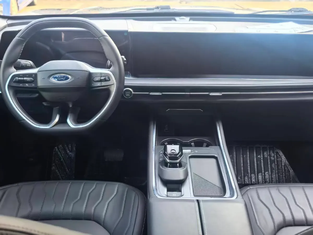 2026 Ford Edge 2.0T 252HP L4 8AT,autocango,china used car exporter,china ev exporter,chinese used car exporter,chinese used ev exporter