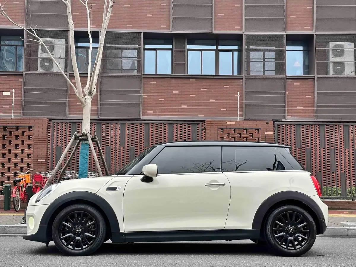 2019 MINI MINI 1.5T 102HP L3 7DCT,autocango,china used car exporter,china ev exporter,chinese used car exporter,chinese used ev exporter