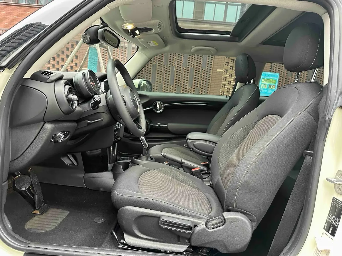 2019 MINI MINI 1.5T 102HP L3 7DCT,autocango,china used car exporter,china ev exporter,chinese used car exporter,chinese used ev exporter