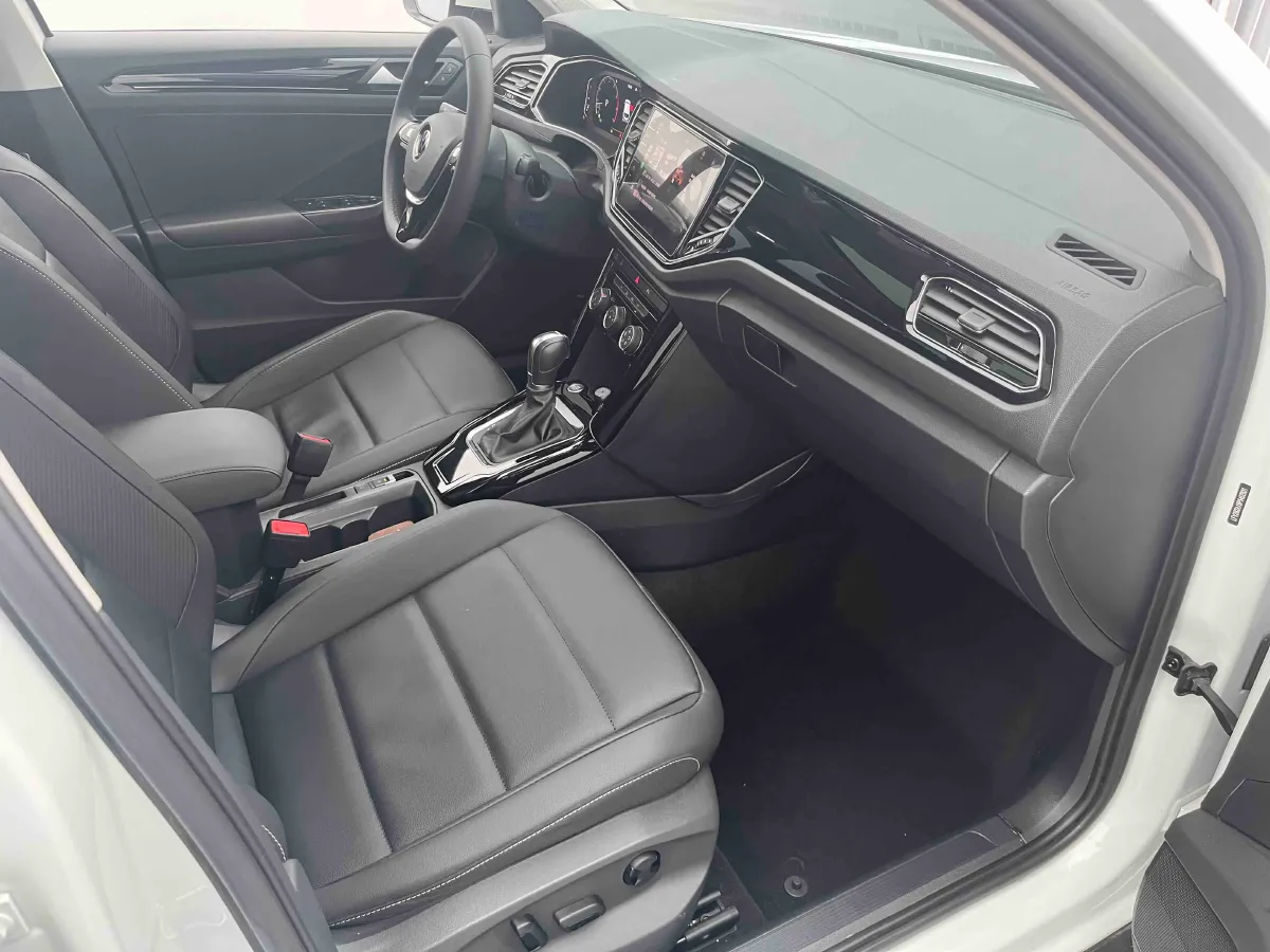 2022 Volkswagen T-Roc 1.4T 150HP L4 7DCT,autocango,china used car exporter,china ev exporter,chinese used car exporter,chinese used ev exporter