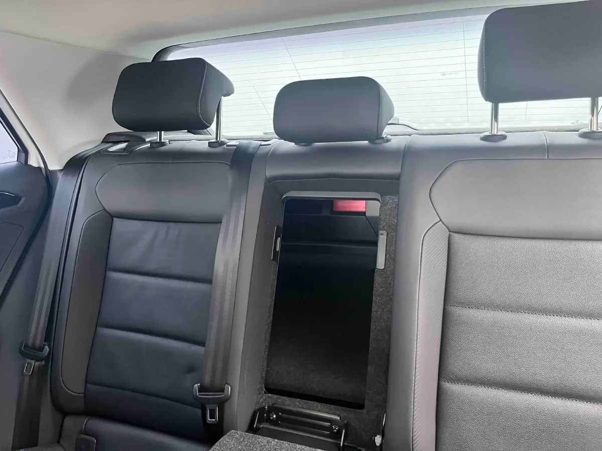 2022 Volkswagen T-Roc 1.4T 150HP L4 7DCT,autocango,china used car exporter,china ev exporter,chinese used car exporter,chinese used ev exporter