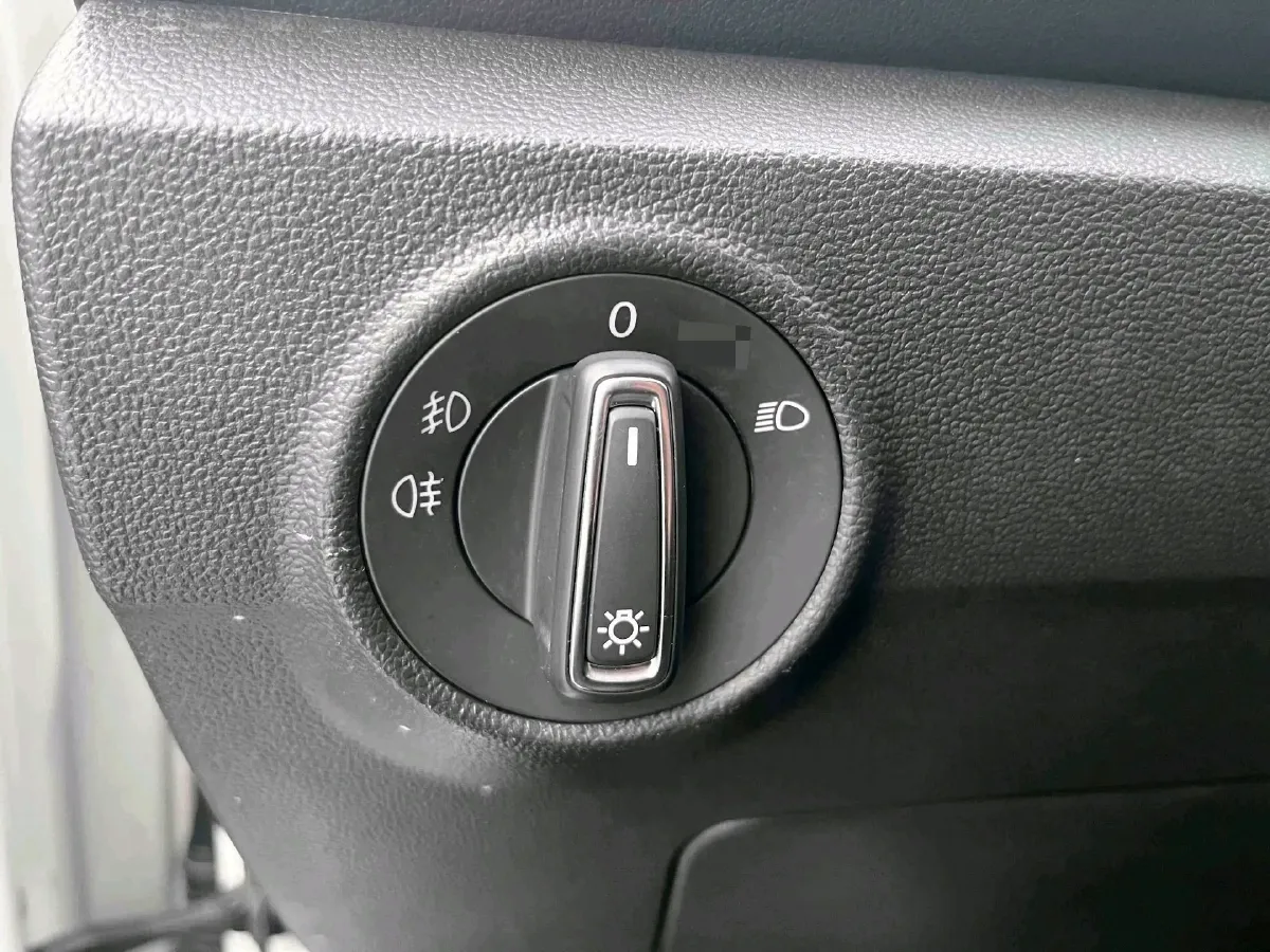 2022 Volkswagen T-Roc 1.4T 150HP L4 7DCT,autocango,china used car exporter,china ev exporter,chinese used car exporter,chinese used ev exporter