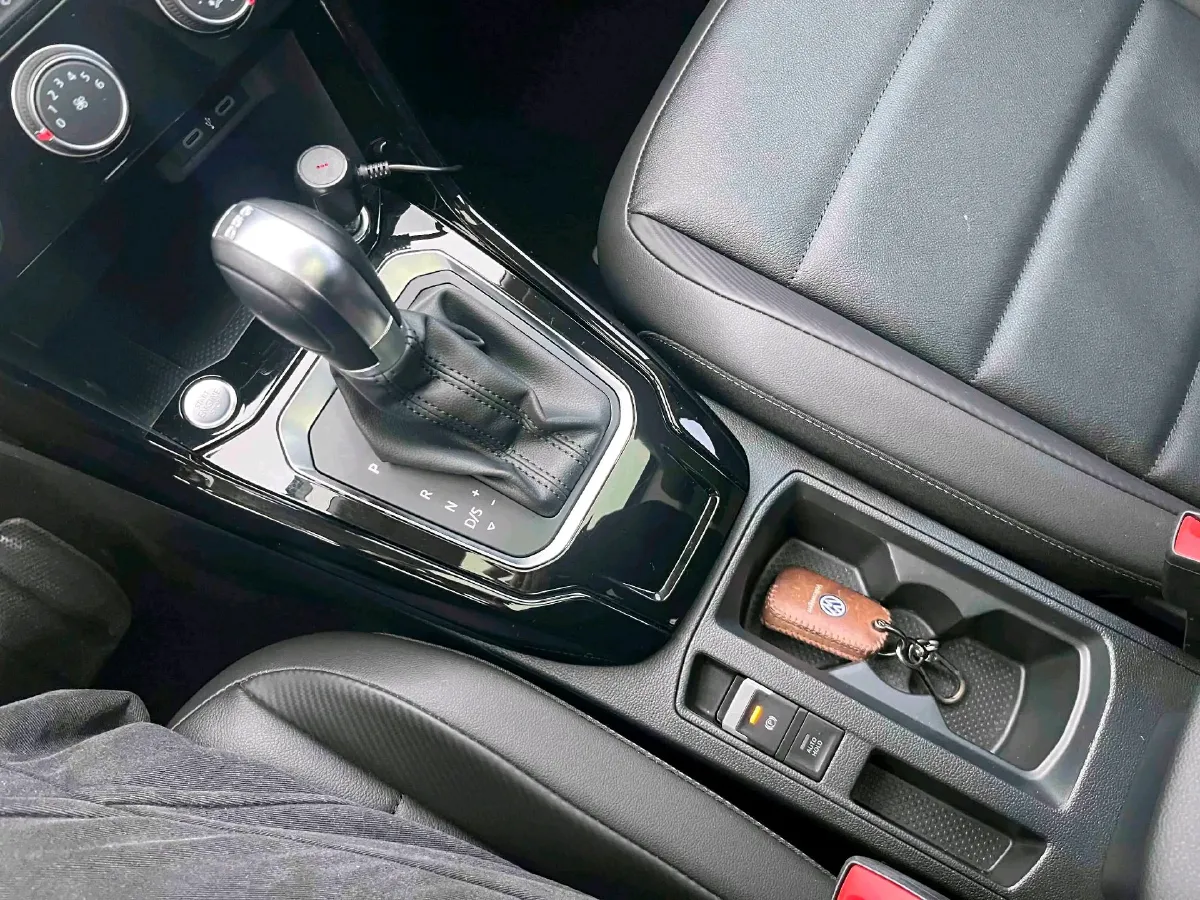 2022 Volkswagen T-Roc 1.4T 150HP L4 7DCT,autocango,china used car exporter,china ev exporter,chinese used car exporter,chinese used ev exporter