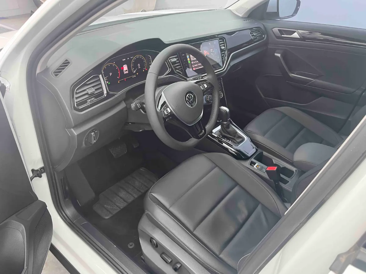 2022 Volkswagen T-Roc 1.4T 150HP L4 7DCT,autocango,china used car exporter,china ev exporter,chinese used car exporter,chinese used ev exporter