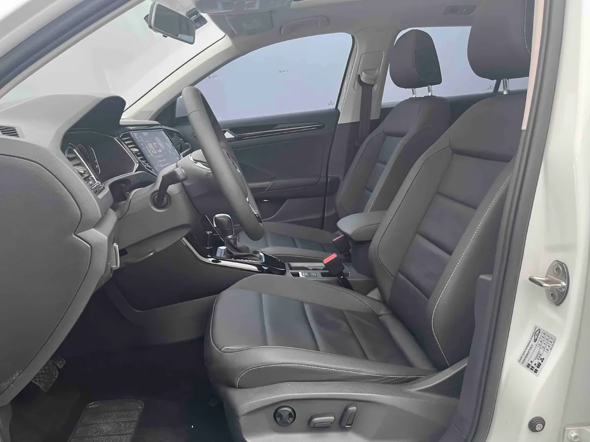 2022 Volkswagen T-Roc 1.4T 150HP L4 7DCT,autocango,china used car exporter,china ev exporter,chinese used car exporter,chinese used ev exporter
