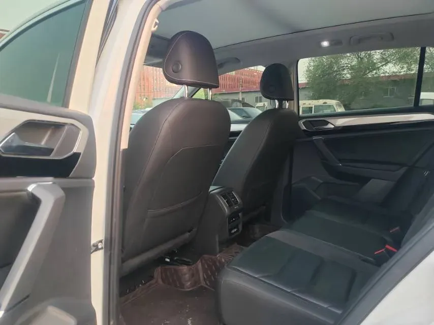 2019 Jeep Cherokee 2.0T 234HP L4 9AT,autocango,china used car exporter,china ev exporter,chinese used car exporter,chinese used ev exporter