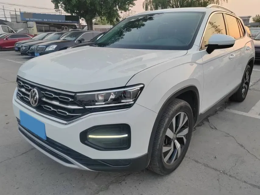 2019 Jeep Cherokee 2.0T 234HP L4 9AT,autocango,china used car exporter,china ev exporter,chinese used car exporter,chinese used ev exporter