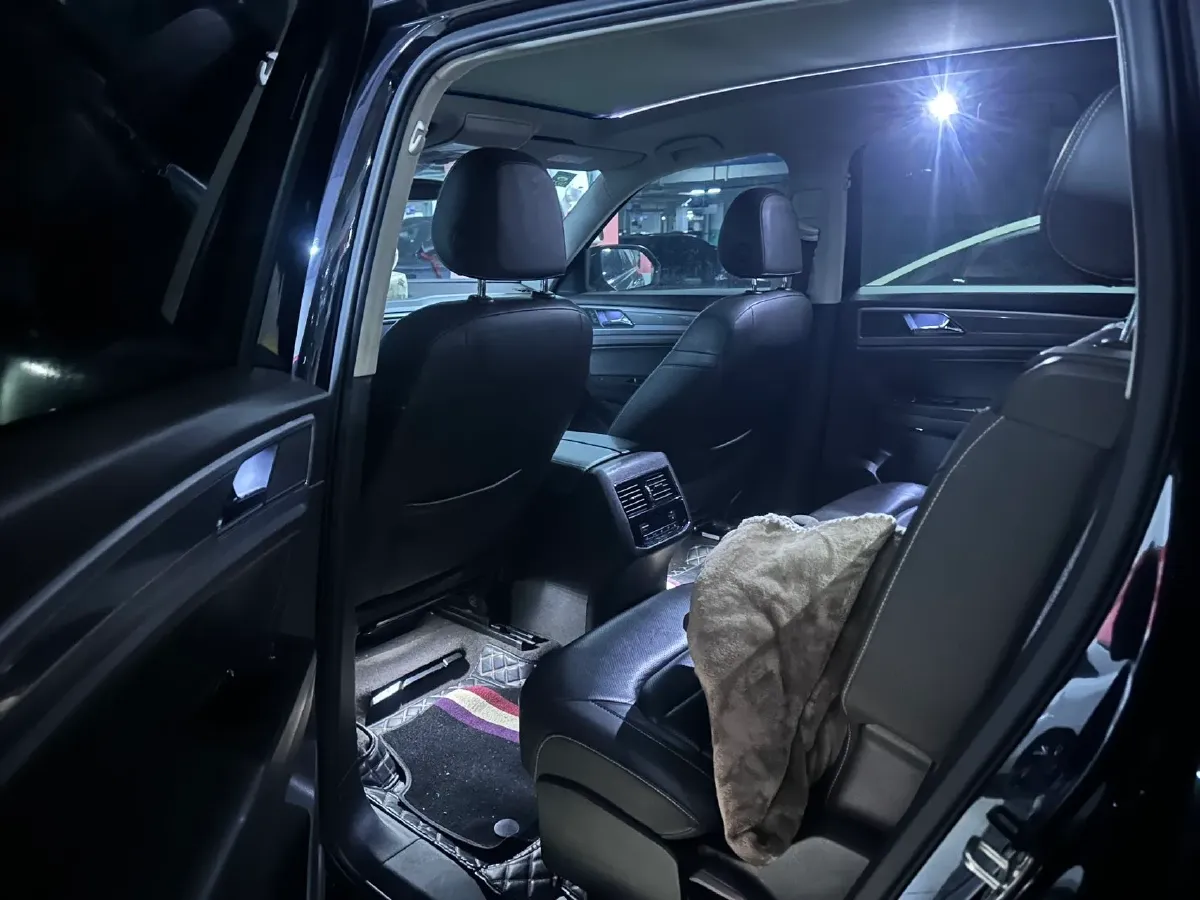 2017 Volkswagen Teramont 2.0T 186HP L4 7DCT,autocango,china used car exporter,china ev exporter,chinese used car exporter,chinese used ev exporter