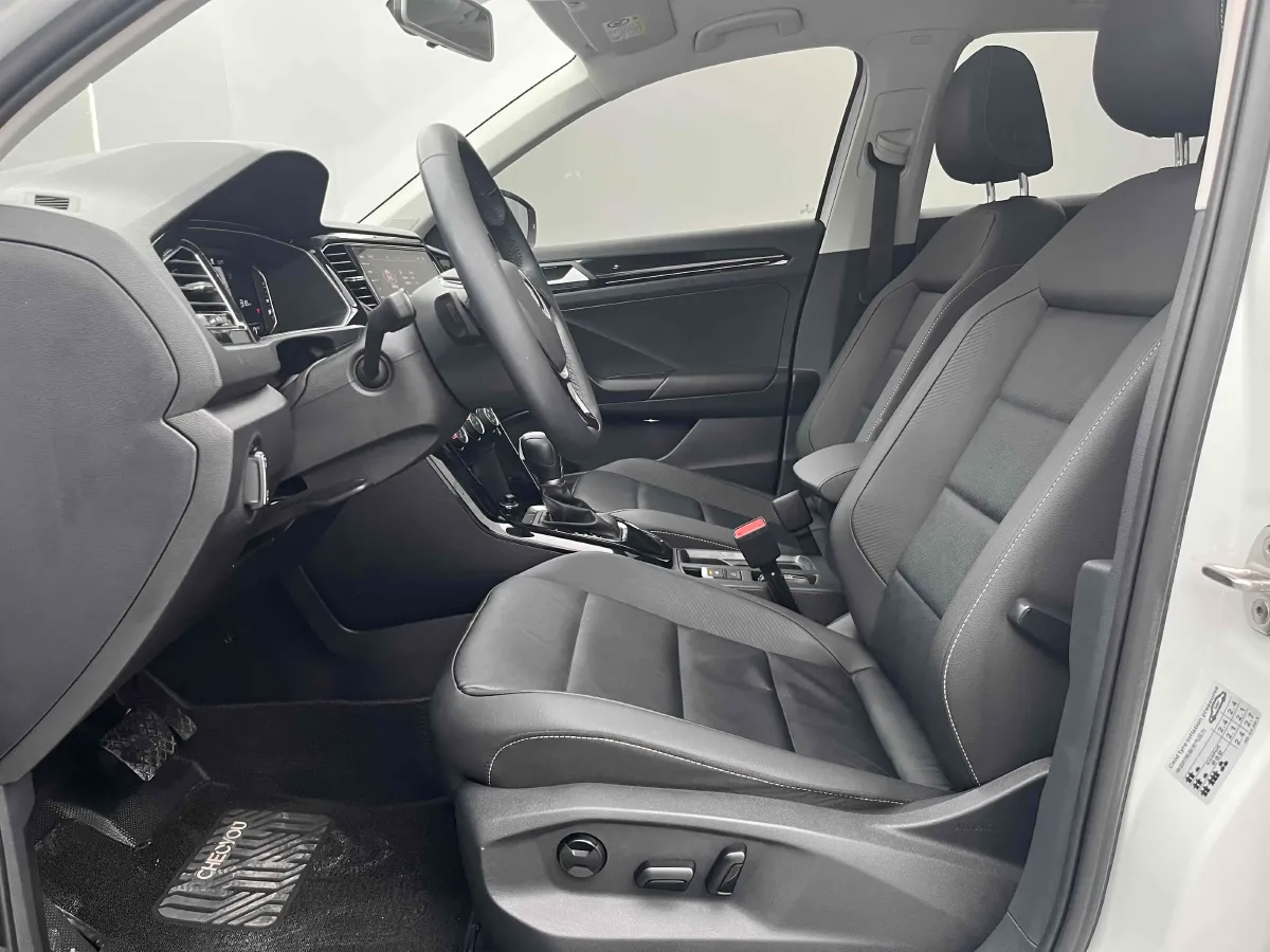 2022 Volkswagen T-Roc 1.4T 150HP L4 7DCT,autocango,china used car exporter,china ev exporter,chinese used car exporter,chinese used ev exporter