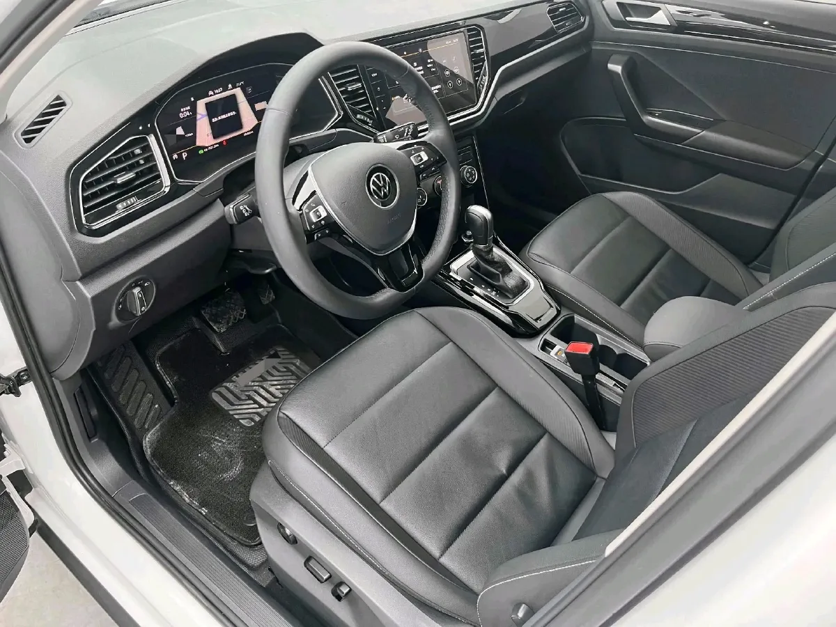 2022 Volkswagen T-Roc 1.4T 150HP L4 7DCT,autocango,china used car exporter,china ev exporter,chinese used car exporter,chinese used ev exporter