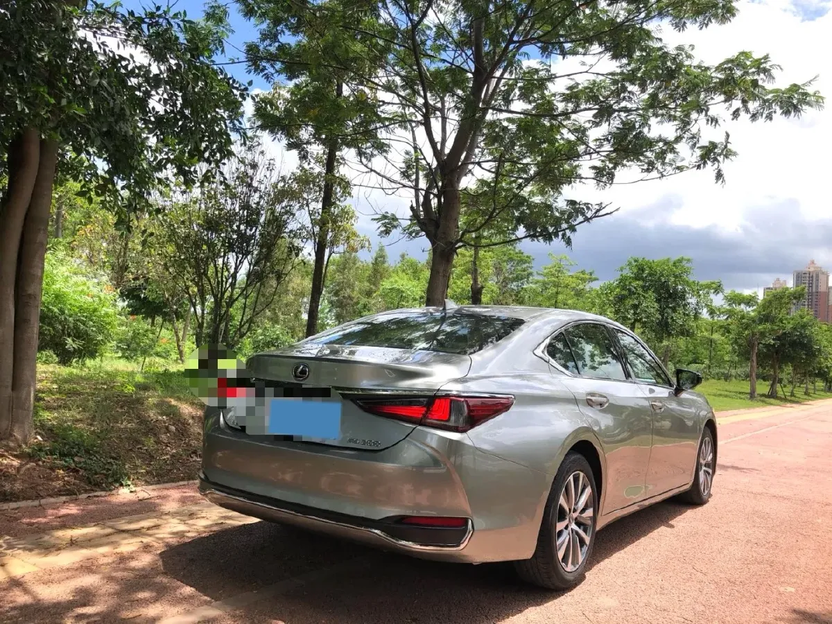 2018 Lexus ES 2.0L 167HP L4 6AT,autocango,china used car exporter,china ev exporter,chinese used car exporter,chinese used ev exporter