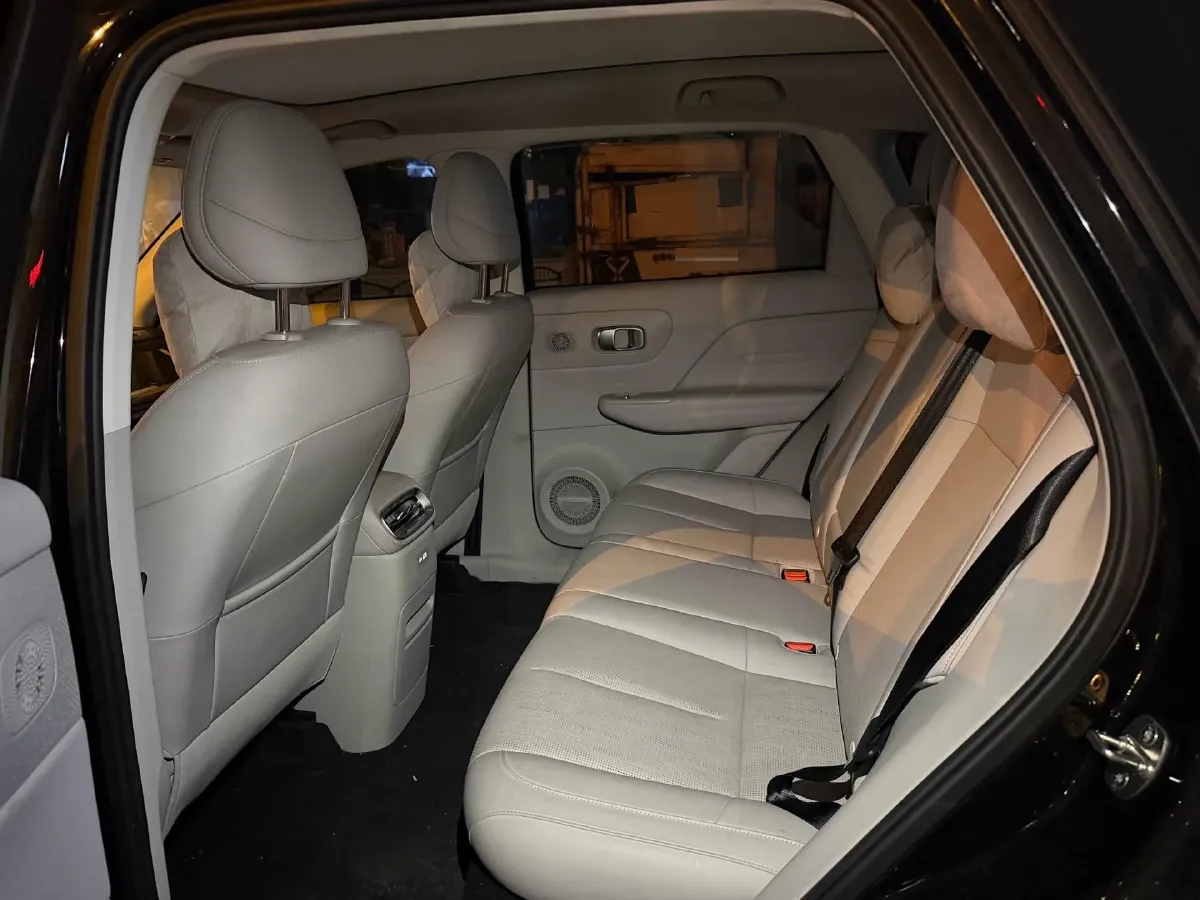 2025 Leapmotor B10 BEV 67.1KWH,autocango,china used car exporter,china ev exporter,chinese used car exporter,chinese used ev exporter