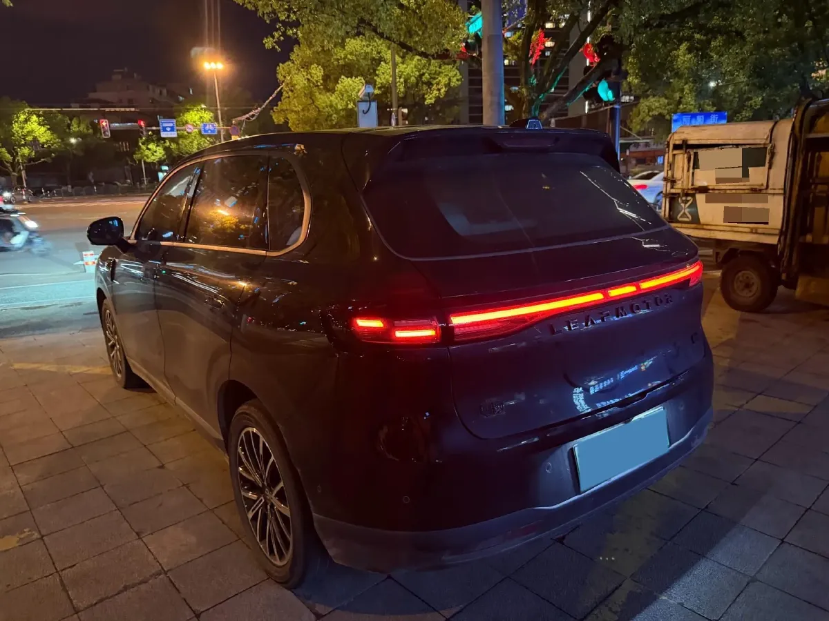 2025 Leapmotor B10 BEV 67.1KWH,autocango,china used car exporter,china ev exporter,chinese used car exporter,chinese used ev exporter